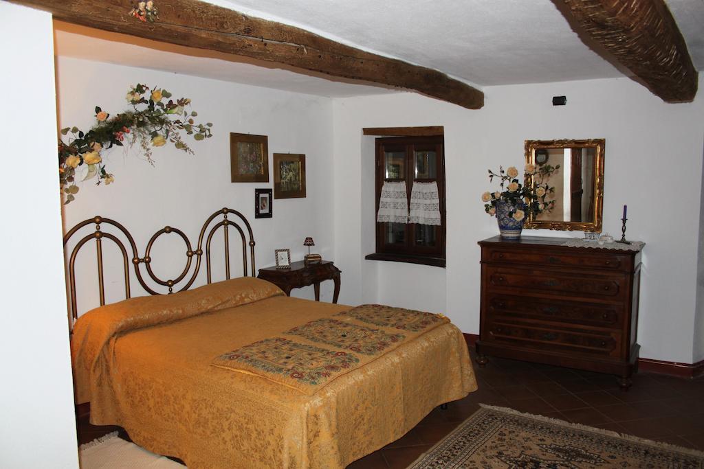 Pensjonat Casa Giuliana Calosso Pokój zdjęcie